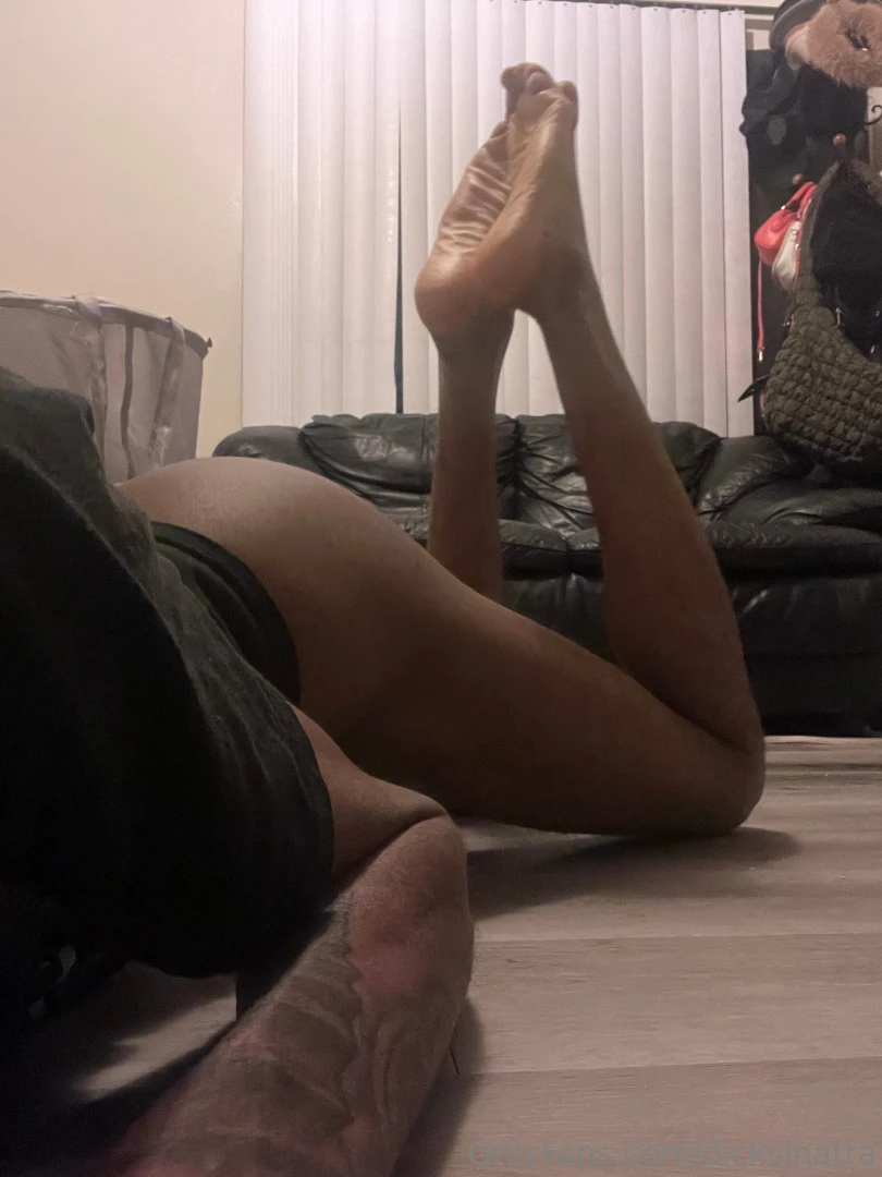 Come put that face in my ass and soles 