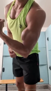 Some post gym flex action