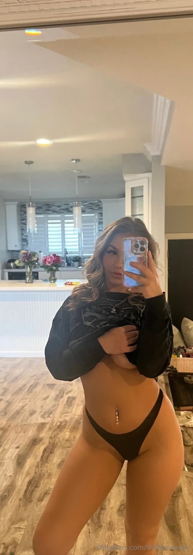 Early mornings are for mirror selfies 