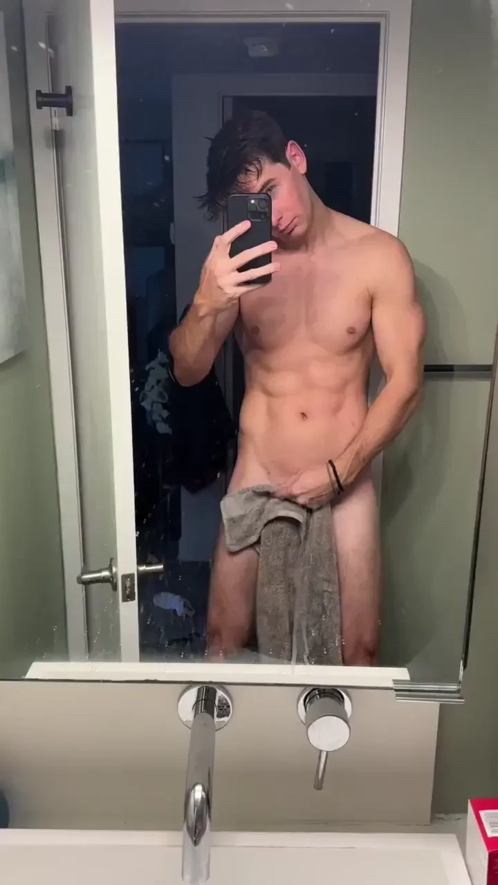 Fresh haircut for the trip make sure you message me any content ideas 