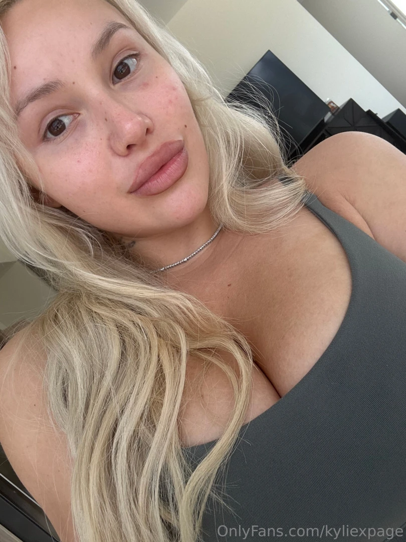 Waking up with a little sass and a lot of class 