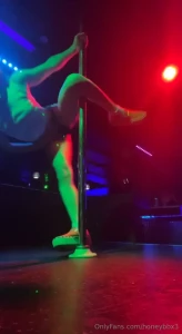 Wanna see one of my full routines request in my dms