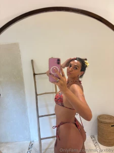 Hiii im thinking about making some naughty custom s for you guys dm me