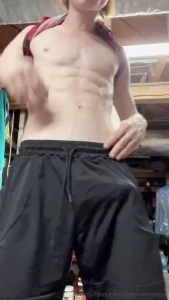 I did this while people were over that s why i keep looking paranoid