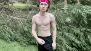 This tree behind me fell down this morning around 9 am i ll take a pic