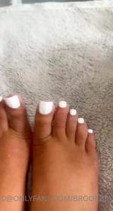 Who likes fresh white toes