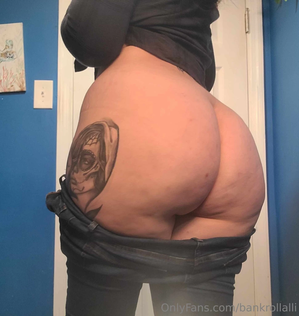 Cum and sub to my sexy hot tatted goth friend for free she has a fat part 1 