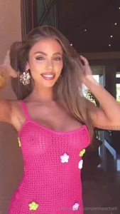 Dm me for a longer and more spicier video first few dms get a free