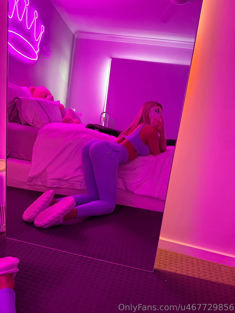 Heyyy are u online come and say hi here on twerkariana part 1 
