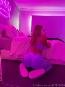 Do i have your undivided attention come and say hi here on twerkariana