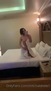 Amanec sola y muy caliente en un hotel alguien que me quiera acompa ar