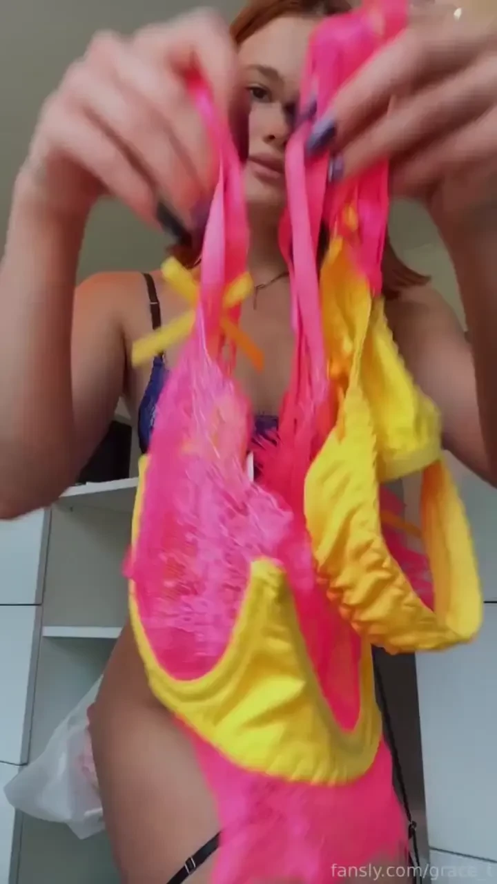 Cute smallgirl tinybody hugetits tinytits mistress pigtails feetmodel 