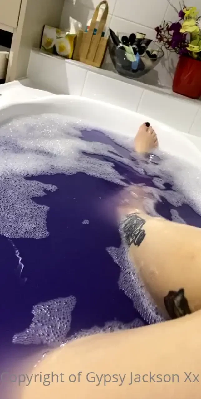 The bubbles are so loud do you mind 