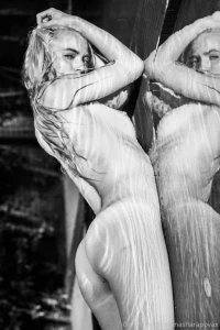 Black and white vibes