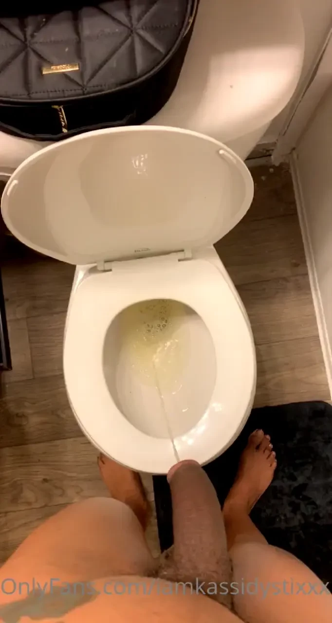 Quick little morning tinkle 