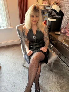 Just uploaded below just 3 99 the naughty pics got my sexy leather part 7