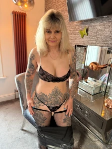 Just uploaded below just 3 99 the naughty pics got my sexy leather part 26