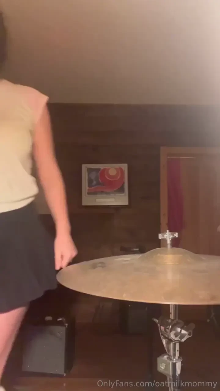 Me and my girlfriends are starting a band and i m gonna be the lead 