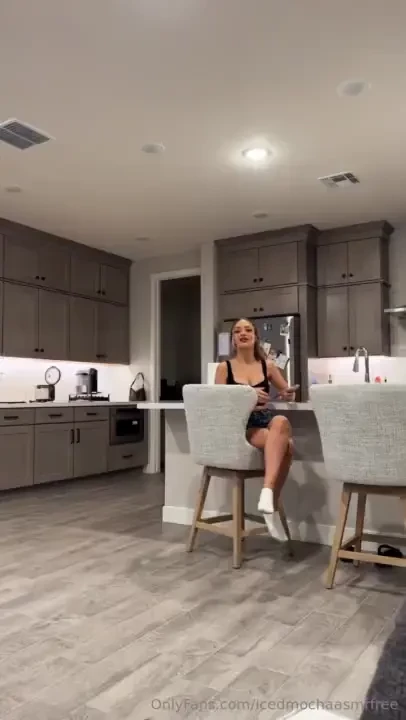 Check out my newest tiktok account for more sassy roommate content 