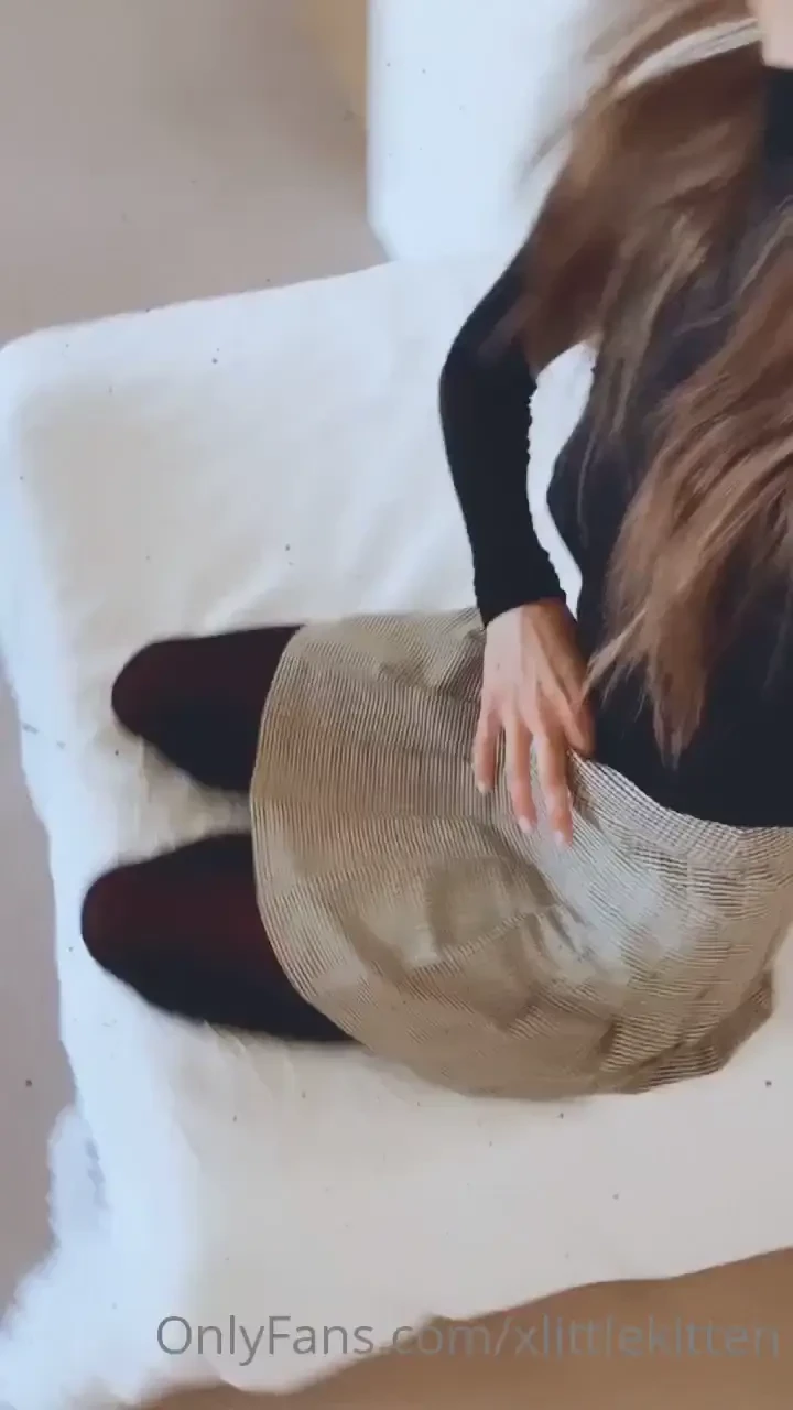 Made a cute spank video today with my little cozy skirt thanks for the part 1 