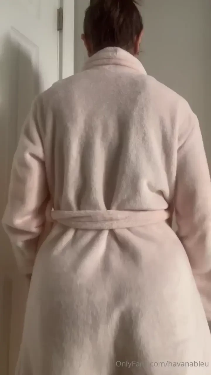 You like my robe 