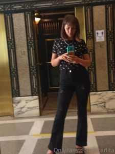Beboteo en el trabajo que te parece con o sin pantalones te leo