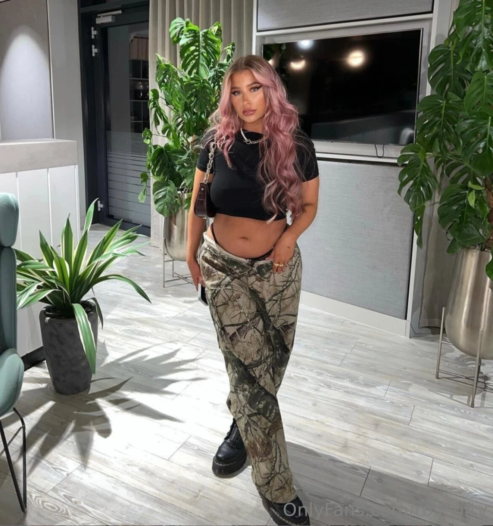 Pink hair kinda miss it sometimes x 