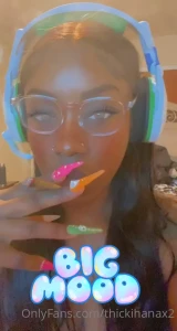 thickihanax2 - I m a woman that games shootin shit only cod pubg gta oh amp sims 4 