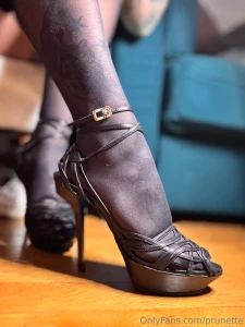Pour les amateurs de talons et de bas