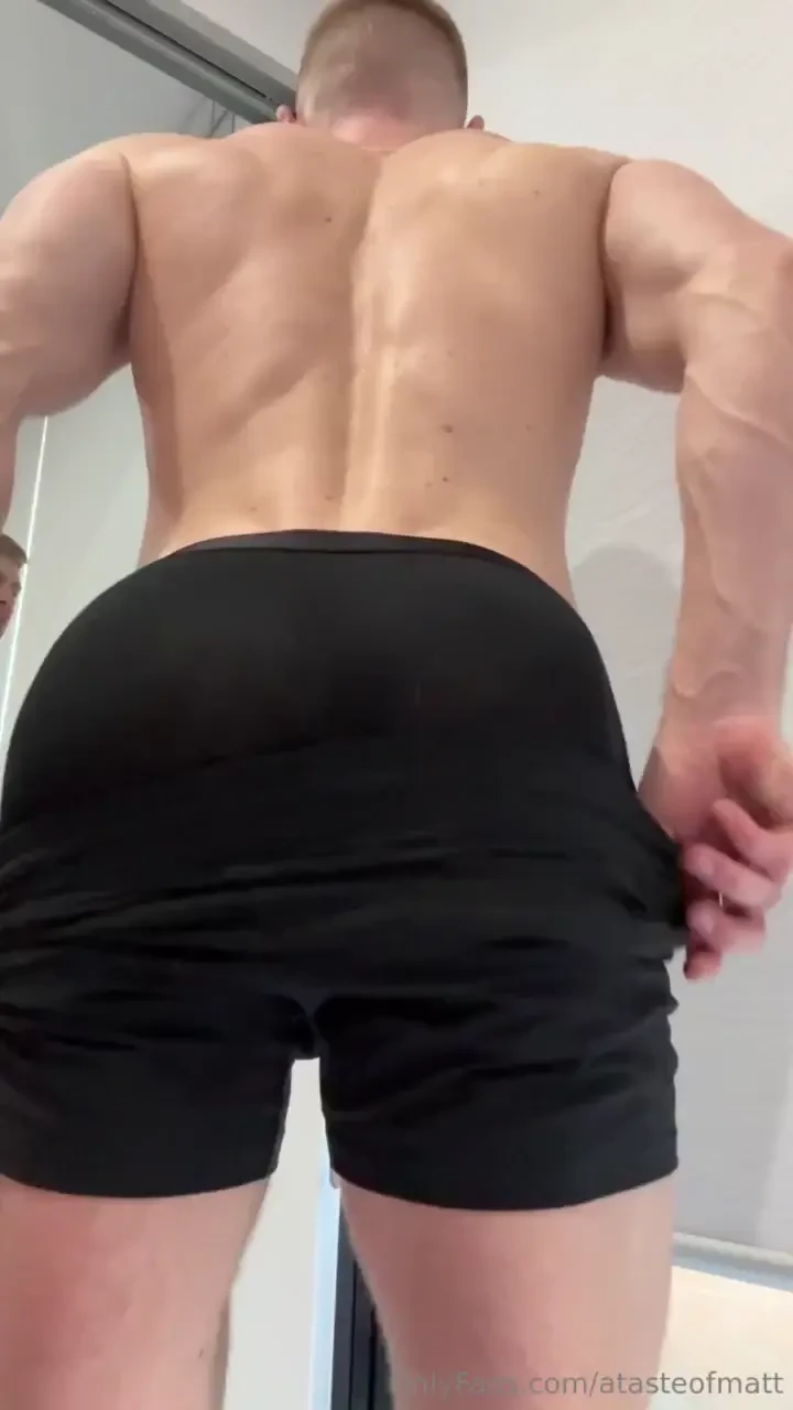 Just did a big leg session who wants to lick my sweaty ass 