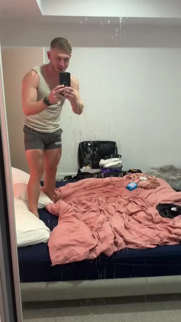 Ok wait want to see something ridiculous my hookup and i were fucking 