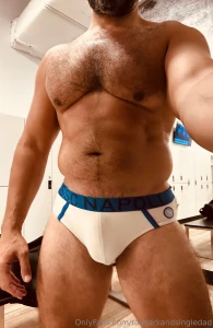 Felt like i had a good pump today who wants to help give me a massage