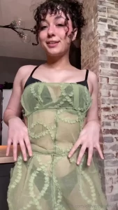 I m wearing green that means i get a kiss right