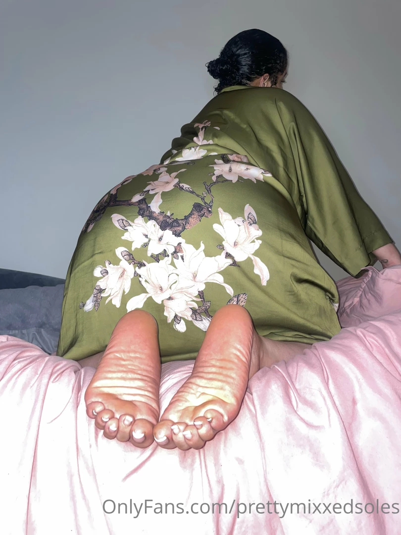 prettymixxedsoles - Idk what s softer my or my soles part 1 