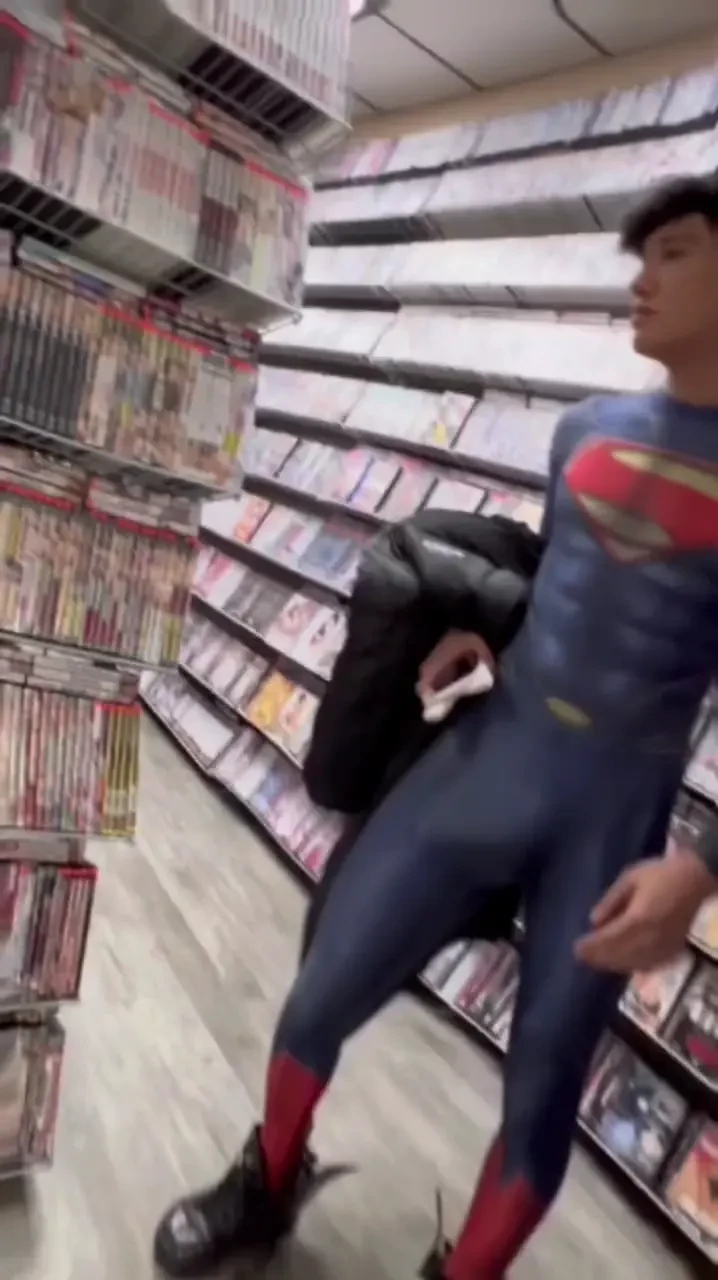 This superman costume was so tight i couldn t even zip it up the back 