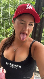 I do custom videos and we can also talk on vc if you want babe dm me