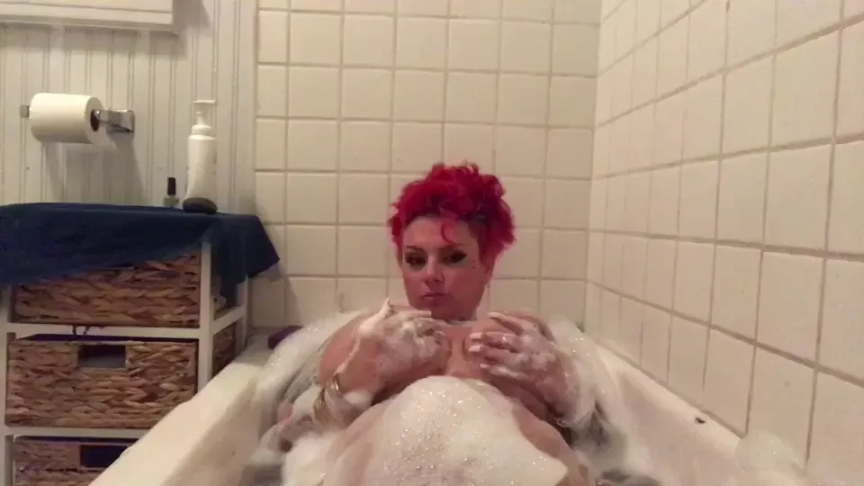 Bubble bath soapy whooty fatpussy bbw 