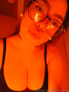 Give me a kiss my lips need to feel you