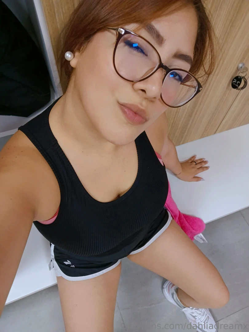 Who else loves going to the gym i ve already done my routine today and 