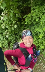 Bin gerade unterwegs 104 km laufen beim start noch sonnig jetzt laufe part 1