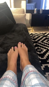 Gag on my feet and caii me mommy whilst you do it