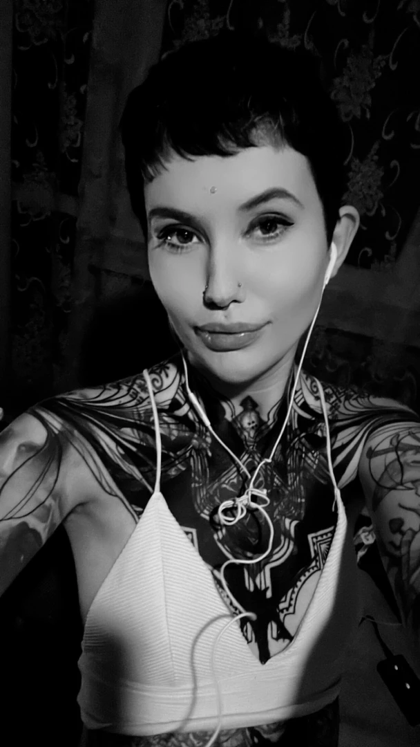 I m back to my natural lips 