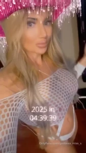 Happy new years start the new year off right and send a gift from my