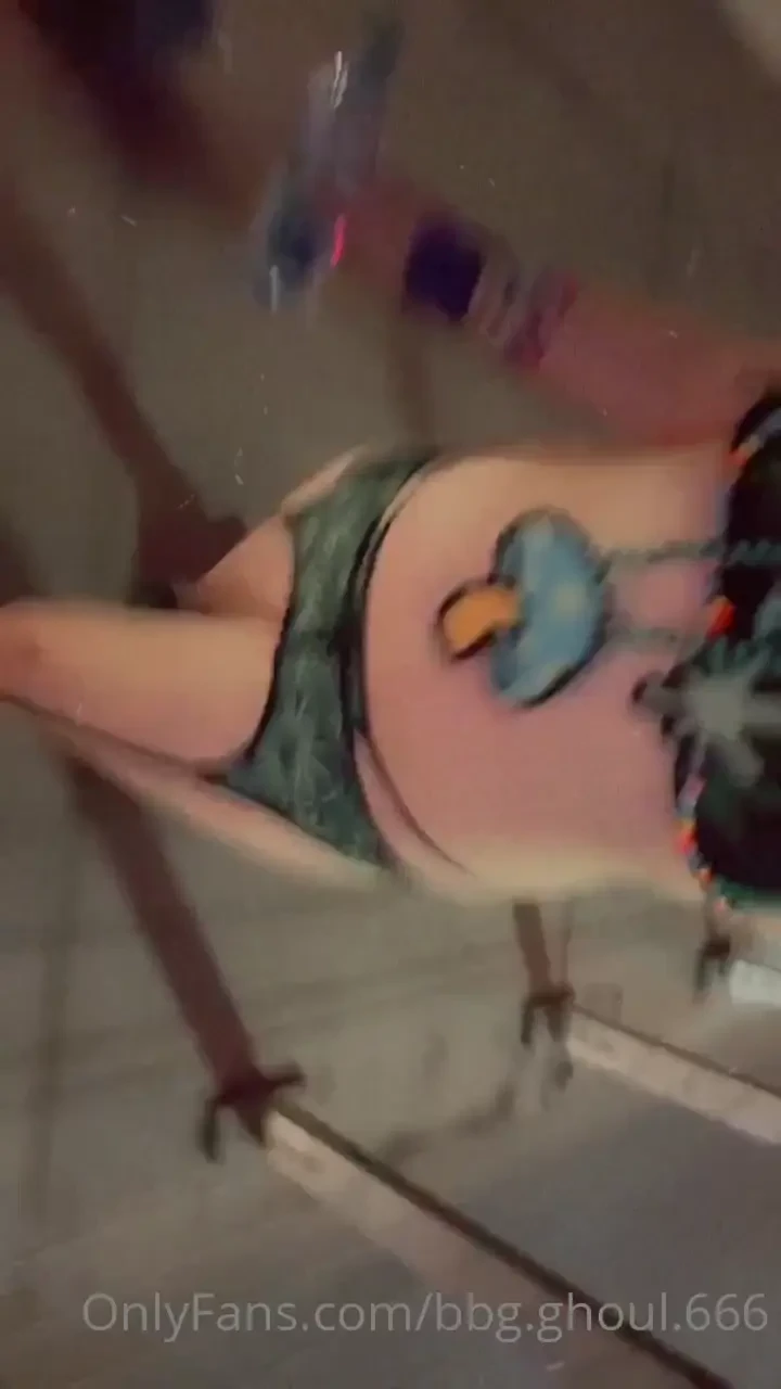 Went to a rave this weekend in this sexy outfit who wants to see it 