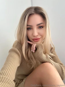 Play a guessing game what s more dangerous on me a look or a smile part 1