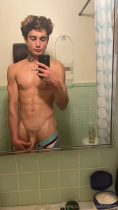 I m not gonna lie i d fuck dude too but yk