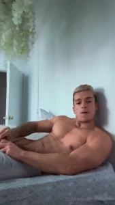 Regalo te imaginas despertar conmigo todas las ma anas solo a quien part 1