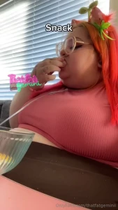 I filmed myself everytime i ate on thanksgiving 3