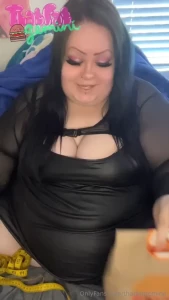 In this brand new video i challenge myself to measure how wide i get