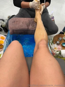 What color toes and nails should i get